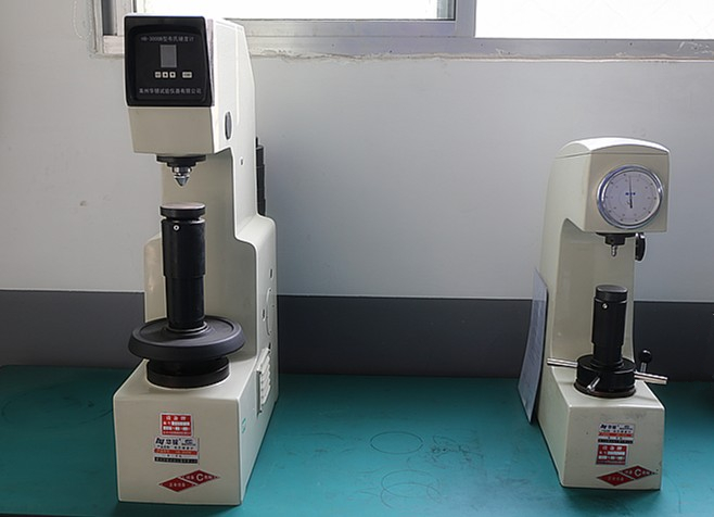 Brinell/Rockwell Hardness Tester